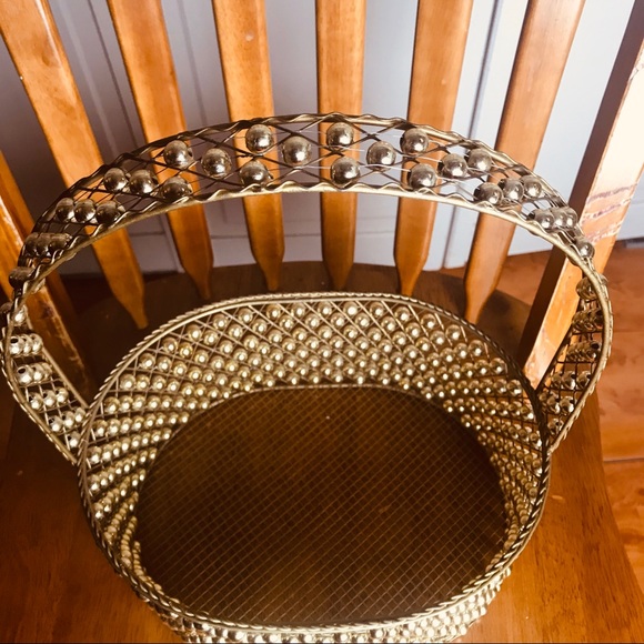 Gold metal beaded basket. - Picture 5 of 8